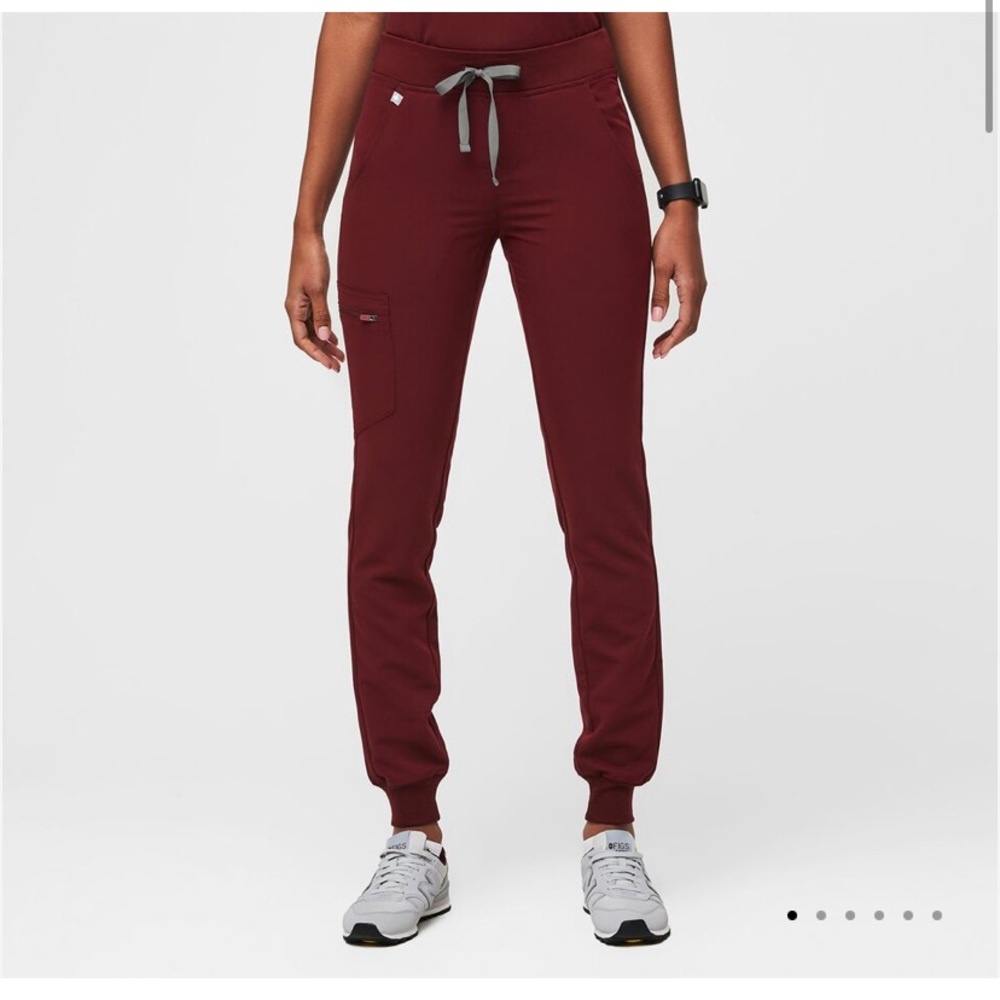 Figs Zamora Jogger Scrub Pants - Burgundy